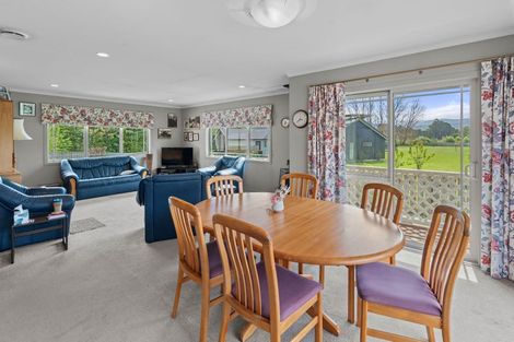 Photo of property in 12 Rexwood Estate, Carterton, 5713