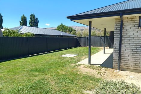 Photo of property in 34a-b Stratford Drive, Mount Pisa, Cromwell, 9383