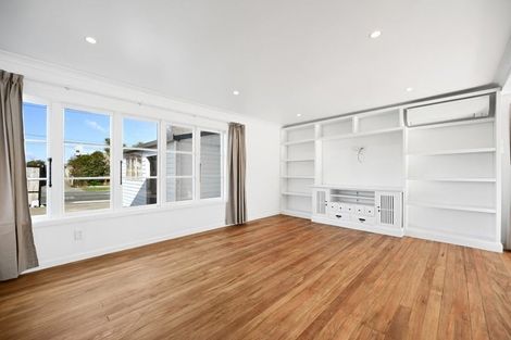 Photo of property in 62 Mount View Road, Melville, Hamilton, 3206