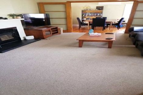 Photo of property in 2a Sutherland Avenue, Silverstream, Upper Hutt, 5019