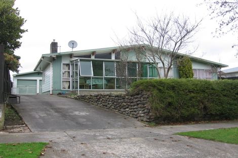 Photo of property in 6 Lyndale Place, Kelvin Grove, Palmerston North, 4414
