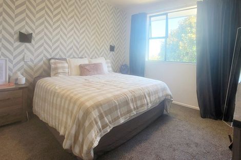 Photo of property in 10 Sombrero View, Ascot Park, Porirua, 5024