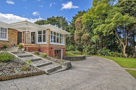 Photo of property in 2 Memorial Drive, Parahaki, Whangarei, 0112