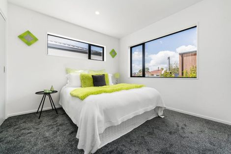 Photo of property in 13a Renata Crescent, Te Atatu Peninsula, Auckland, 0610