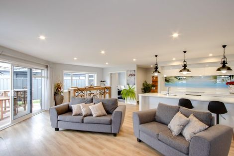 Photo of property in 18 Arrow Place, Te Awa, Napier, 4110