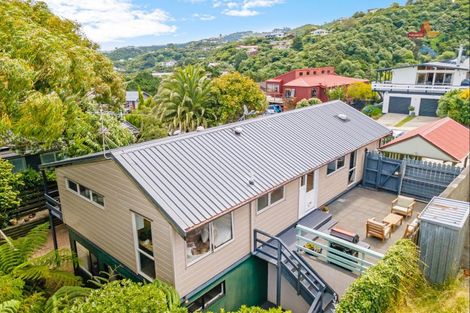 Photo of property in 8 Chestnut Grove, Maungaraki, Lower Hutt, 5010