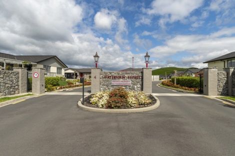 Photo of property in Waterview Estate, 6/4 Greystone Place, Omokoroa, 3114