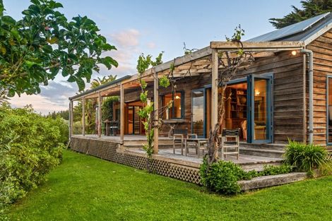 Photo of property in 197 Harper Road, Waimarama, Havelock North, 4294