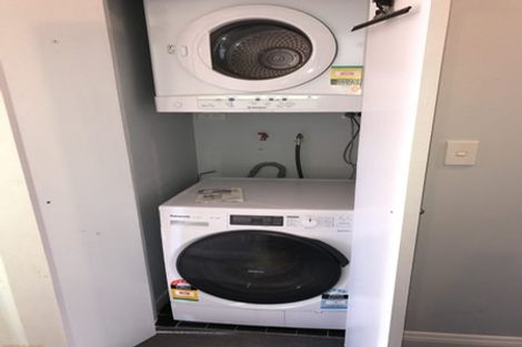 Photo of property in 30a Sutherland Crescent, Melrose, Wellington, 6023