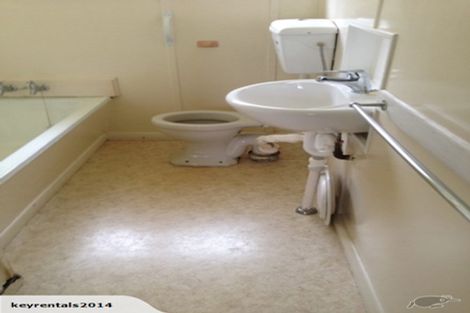 Photo of property in 82-88 Strand Crescent, Naenae, Lower Hutt, 5011