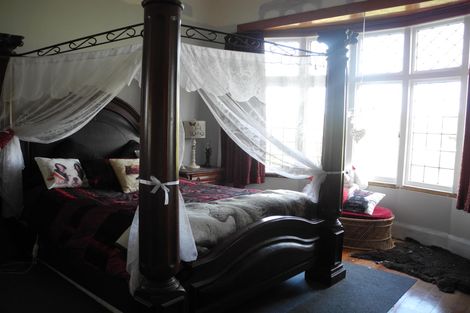 Photo of property in 22 Timaru Road, Waimate, 7924