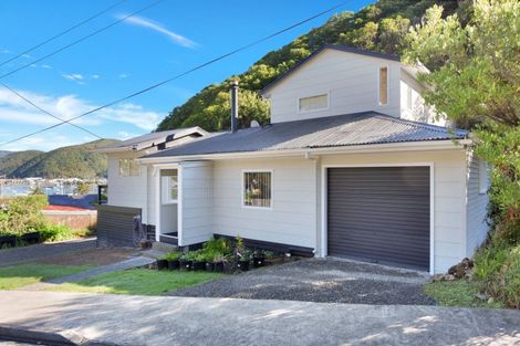 Photo of property in 12 Arthur Crescent, Waikawa, Picton, 7220