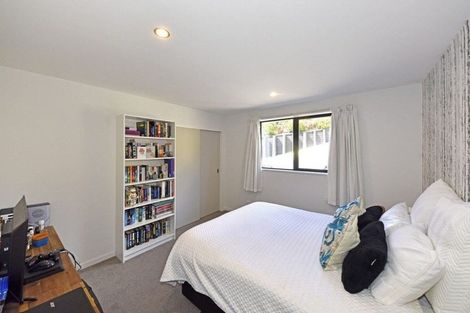 Photo of property in 3 Stoneyridge Close, Mount Pleasant, Christchurch, 8081