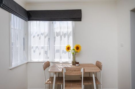 Photo of property in 42 Clyde Crescent, Roslyn, Palmerston North, 4414