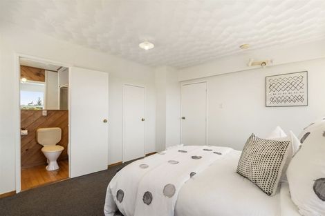 Photo of property in 33 Weatherly Road, Torbay, Auckland, 0630