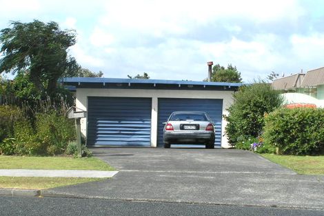 Photo of property in 4 Trevone Place, Forrest Hill, Auckland, 0620
