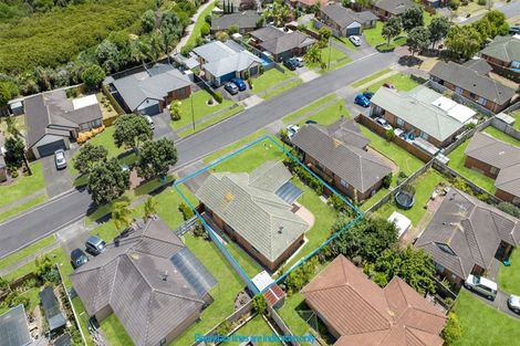 Photo of property in 33 Sandwick Drive, Weymouth, Auckland, 2103