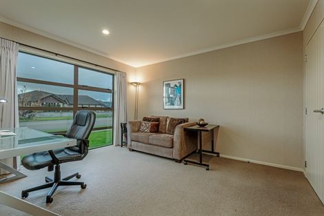 Photo of property in 6 Brooklyn Heights Drive, Kelvin Grove, Palmerston North, 4414