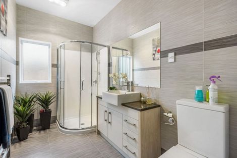 Photo of property in 8 Andy Crescent, Flat Bush, Auckland, 2016