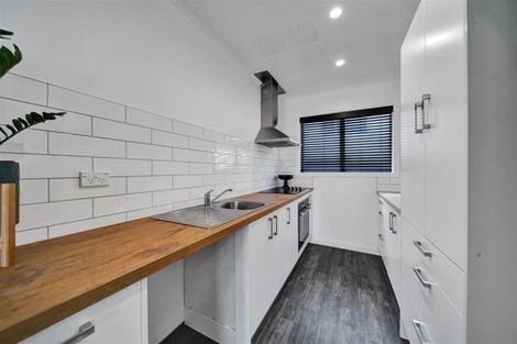 Photo of property in 76b Eliot Street, New Plymouth, 4310