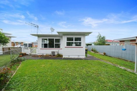 Photo of property in 6 Eton Place, Levin, 5510
