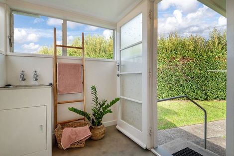 Photo of property in 2/110 Hillside Road, Glenfield, Auckland, 0627
