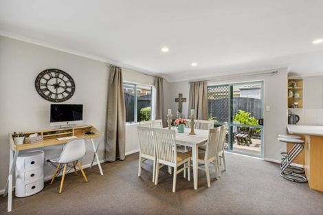 Photo of property in 122 Dalton Drive, Papamoa Beach, Papamoa, 3118