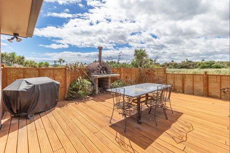 Photo of property in 68 Waitarere Rise Avenue, Waitarere, Levin, 5510