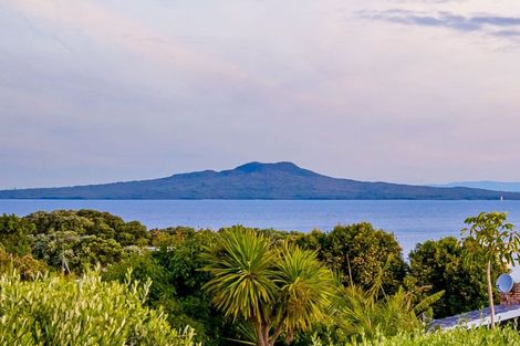 Photo of property in 11 Brighton Terrace, Mairangi Bay, Auckland, 0630