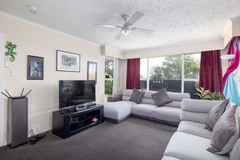 Photo of property in 4 Woodlands Place, Aranui, Christchurch, 8061