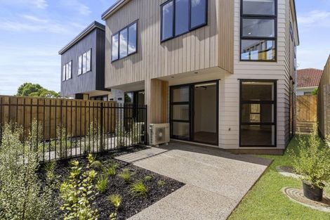 Photo of property in 1092b Great North Road, Point Chevalier, Auckland, 1022