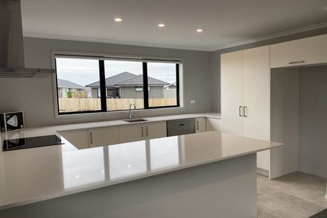 Photo of property in 15 Kahotea Place, Papamoa Beach, Papamoa, 3118