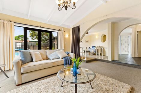 Photo of property in 22 Matuhi Rise, Henderson, Auckland, 0612