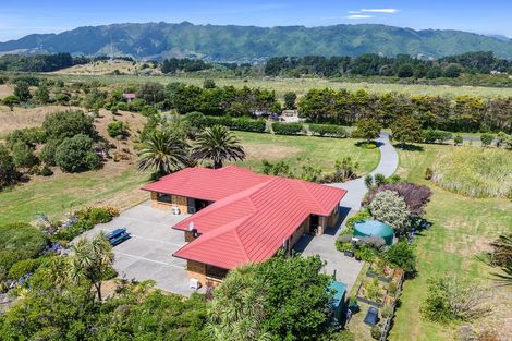 Photo of property in 47 Rutherford Drive, Waikanae Beach, Waikanae, 5036