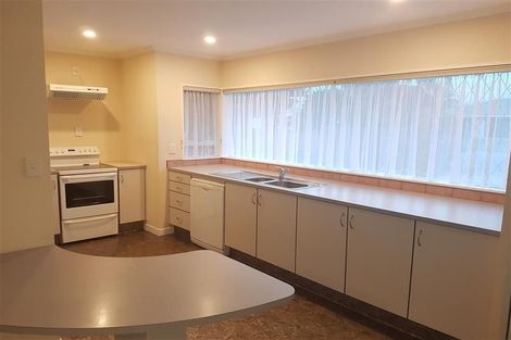 Photo of property in 4 Royal Oak Drive, Kelvin Grove, Palmerston North, 4414