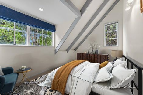 Photo of property in 100 Eugenia Rise, Goodwood Heights, Auckland, 2105