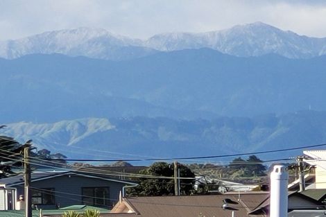 Photo of property in 18 Robbie Street, Foxton Beach, Foxton, 4815