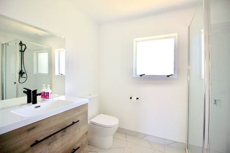 Photo of property in 1/64 Borich Road, Sunnyvale, Auckland, 0612