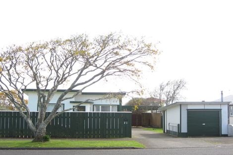 Photo of property in 21 Cowling Road, Hurdon, New Plymouth, 4310