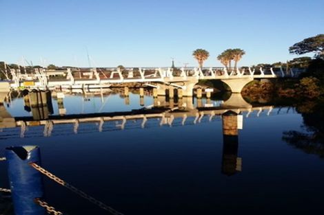 Photo of property in 1/3 Seaview Road, Milford, Auckland, 0620