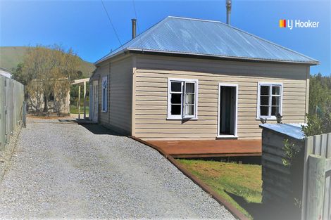 Photo of property in 28 Craig Street, Palmerston, 9430