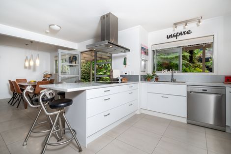 Photo of property in 3 Opanuku Road, Henderson Valley, Auckland, 0612