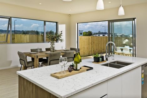 Photo of property in 3 Tarras Road, Kumeu, 0810