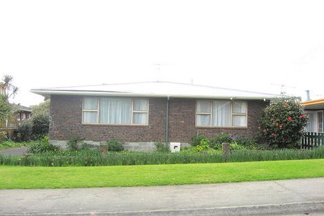 Photo of property in 31 Mcfarlane Street, Oakura, 4314