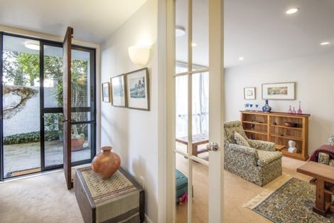 Photo of property in 2/72 Wairoa Road, Narrow Neck, Auckland, 0624