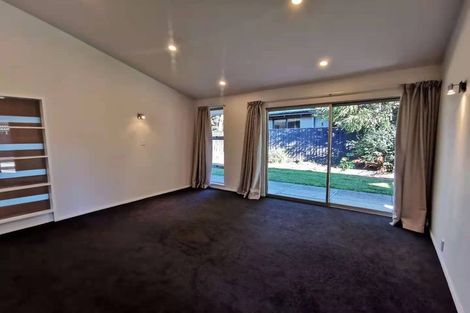 Photo of property in 32 Ambleside Drive, Burnside, Christchurch, 8053