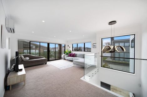 Photo of property in 8 Awakirihi Close, Shamrock Park, Auckland, 2016