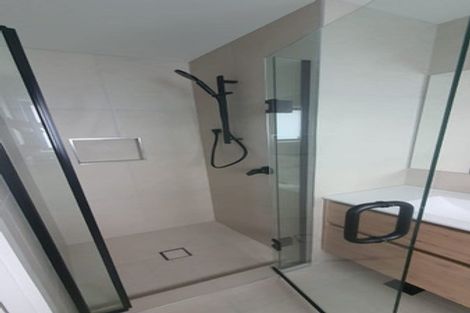 Photo of property in 15b Speedy Crescent, Hillcrest, Auckland, 0627