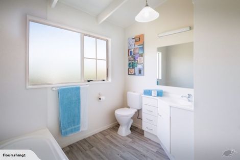 Photo of property in 46 Ferry Road, Arkles Bay, Whangaparaoa, 0932