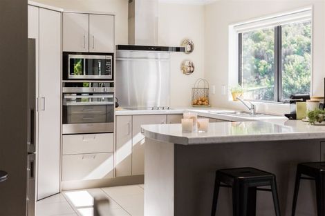 Photo of property in 48 Kahurangi Heights, Aotea, Porirua, 5024